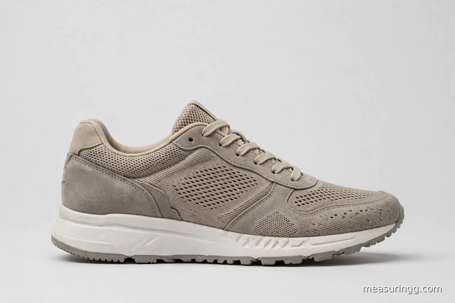 A Men's Size 9 Shoe